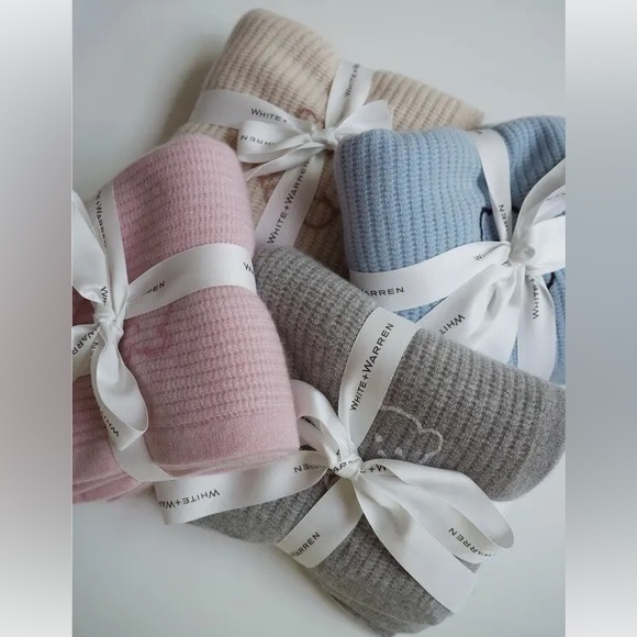 White + Warren Baby Cashmere Blanket Pink Embroidered Bear 100% Cashmere - Picture 2 of 5